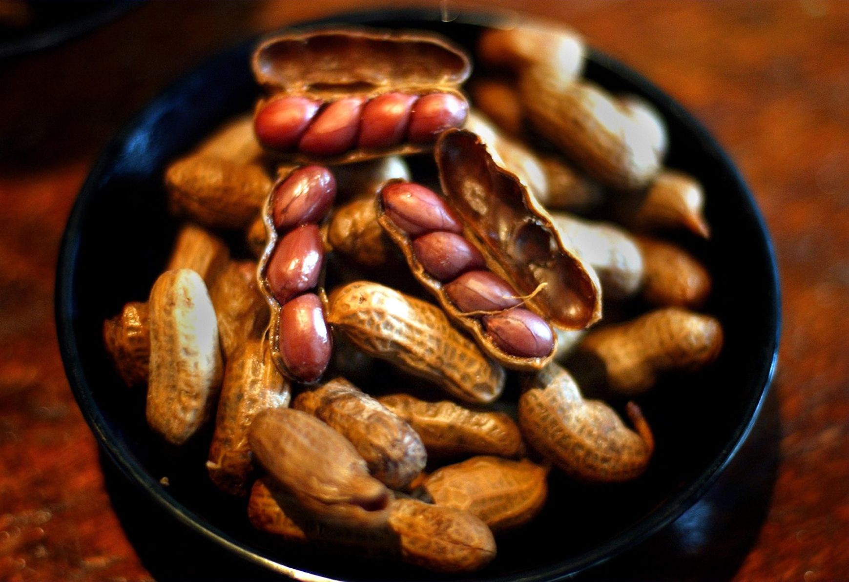 Boiled peanuts (the South)